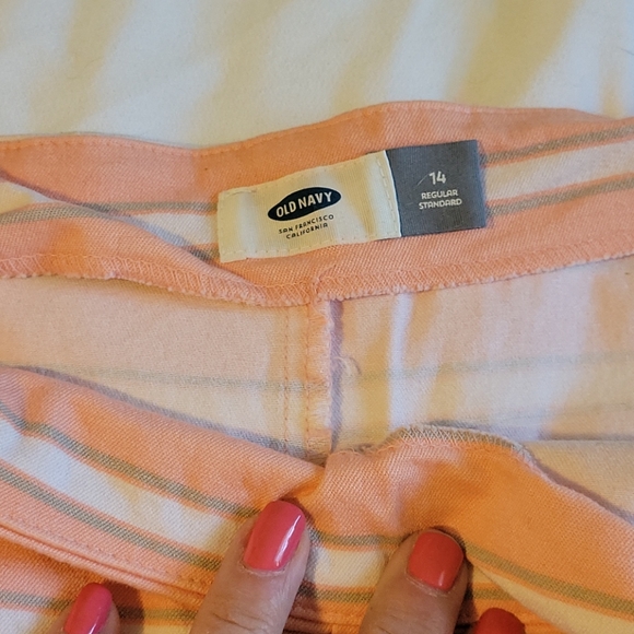 Shorts - Picture 2 of 3